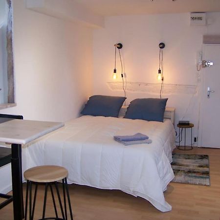 Rennes: Studio 4 Couchages, Proche Commerces, Bus. Esterno foto