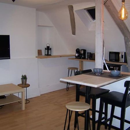 Rennes: Studio 4 Couchages, Proche Commerces, Bus. Esterno foto