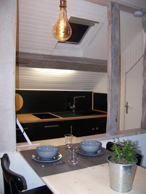 Rennes: Studio 4 Couchages, Proche Commerces, Bus. Esterno foto
